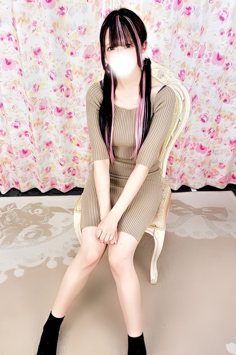 アイナ(18)