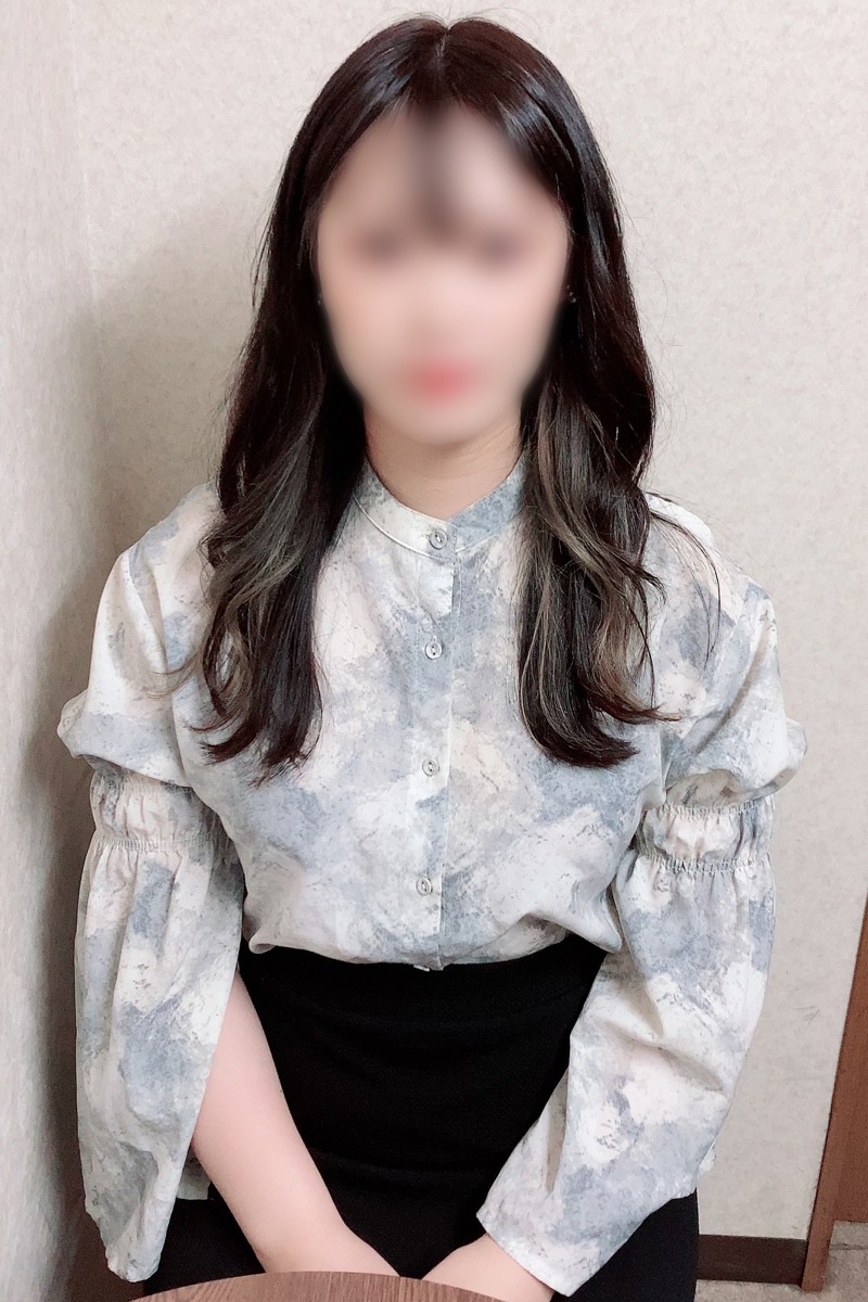 リン(23)