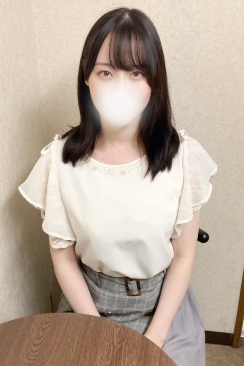 サラ(22)