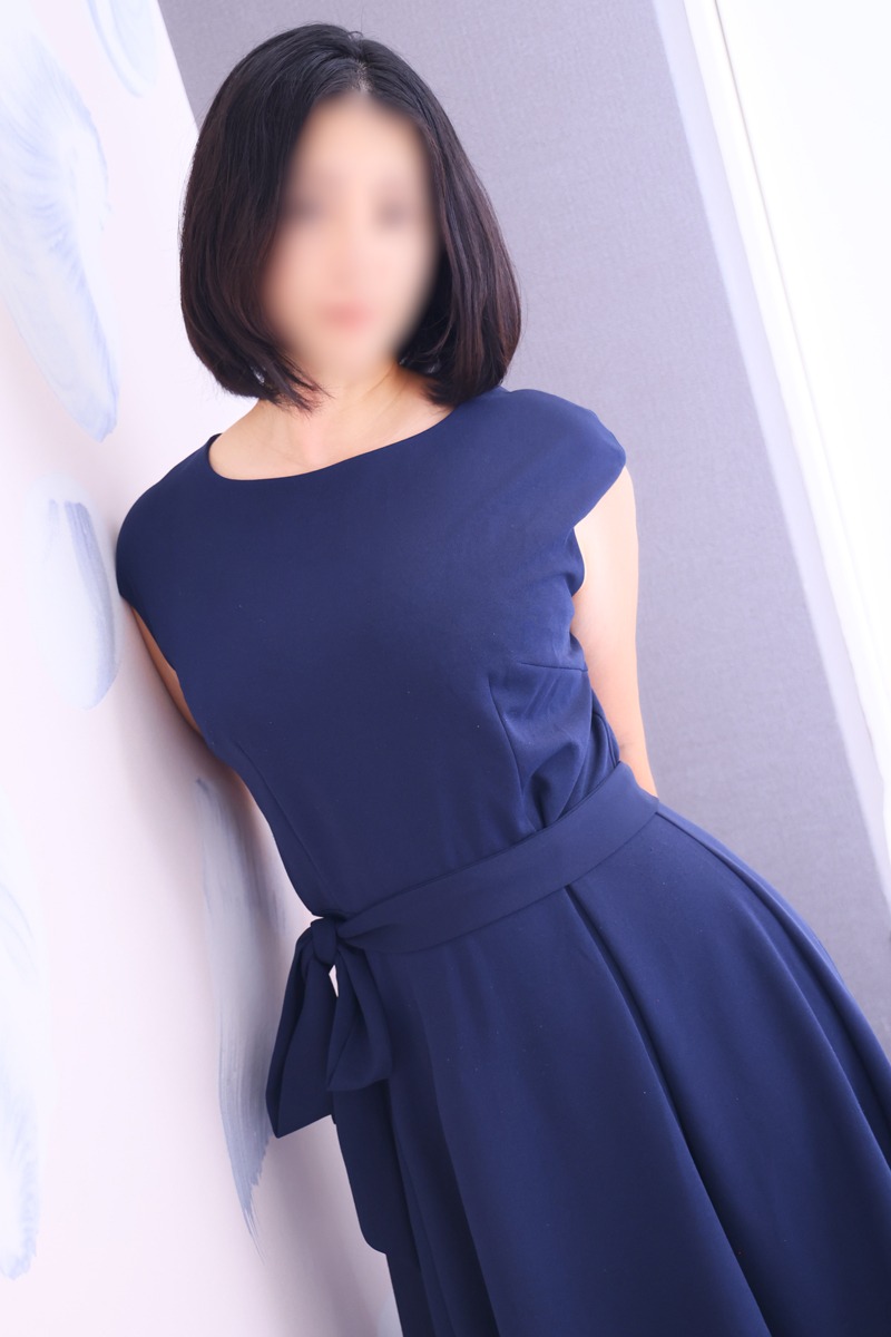 サムネイル1：深井 静香